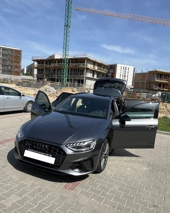 Audi A4 cena 159000 przebieg: 165000, rok produkcji 2019 z Lublin małe 301